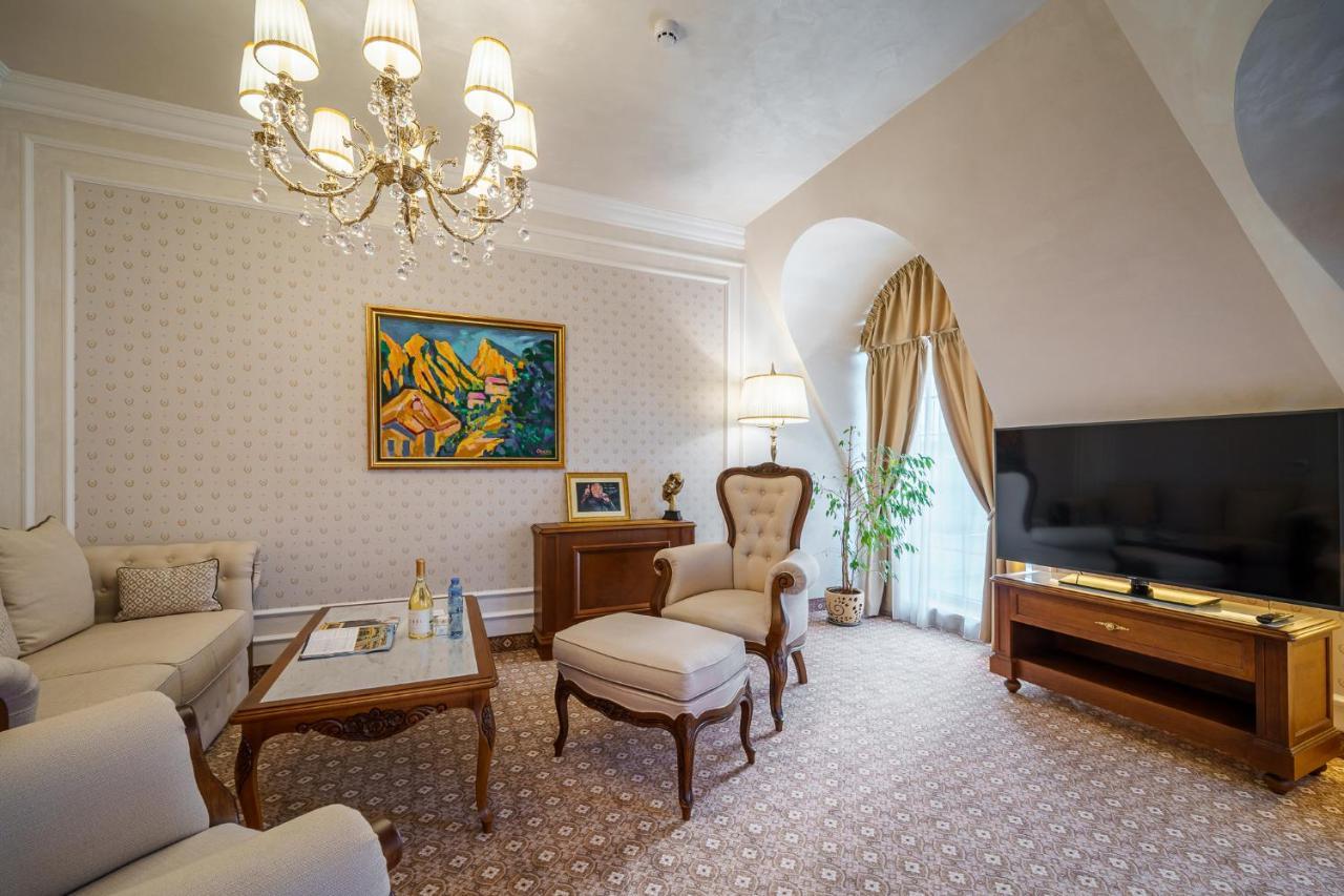 Residence City Garden - Certificate Of Excellence Top 10 Best Five-Stars City Hotels For 2024 Awarded By Htif بلوفديف المظهر الخارجي الصورة