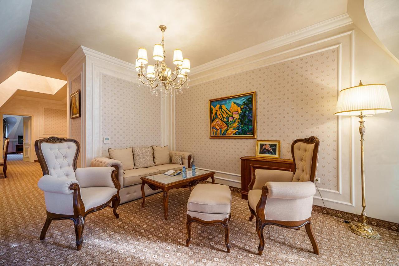 Residence City Garden - Certificate Of Excellence Top 10 Best Five-Stars City Hotels For 2024 Awarded By Htif بلوفديف المظهر الخارجي الصورة
