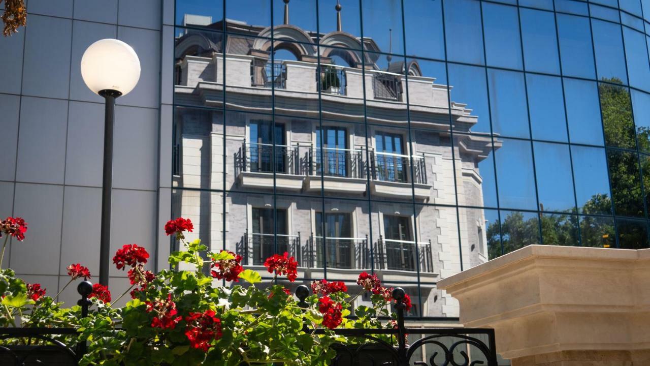 Residence City Garden - Certificate Of Excellence Top 10 Best Five-Stars City Hotels For 2024 Awarded By Htif بلوفديف المظهر الخارجي الصورة