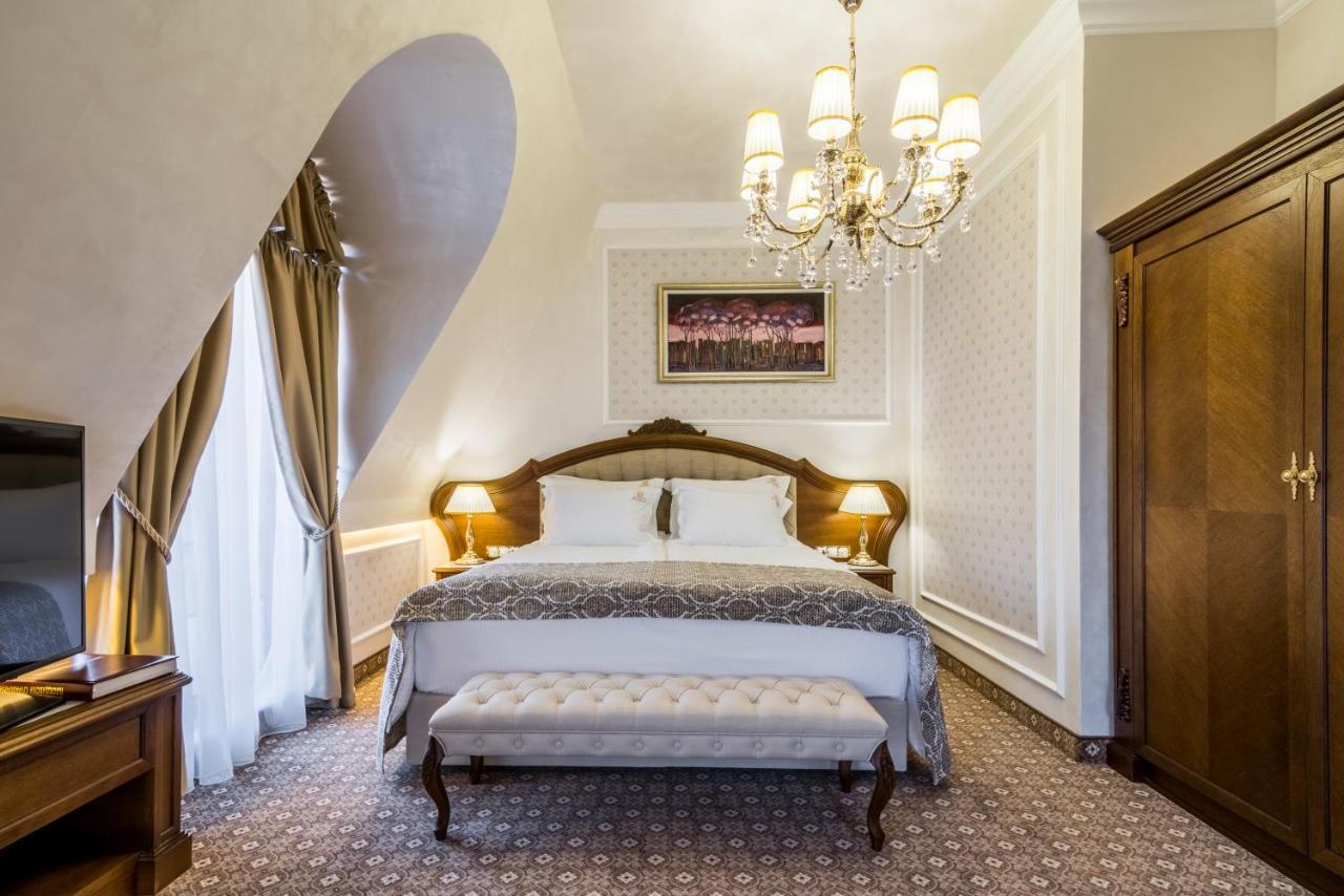 Residence City Garden - Certificate Of Excellence Top 10 Best Five-Stars City Hotels For 2024 Awarded By Htif بلوفديف المظهر الخارجي الصورة